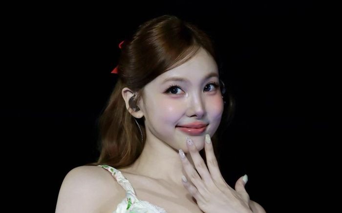 Nayeon (TWICE) bất ngờ đăng lời tạm biệt, người hâm mộ lo lắng