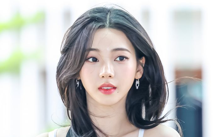 Karina (aespa) gây bất ngờ khi xuất hiện tại sân bay