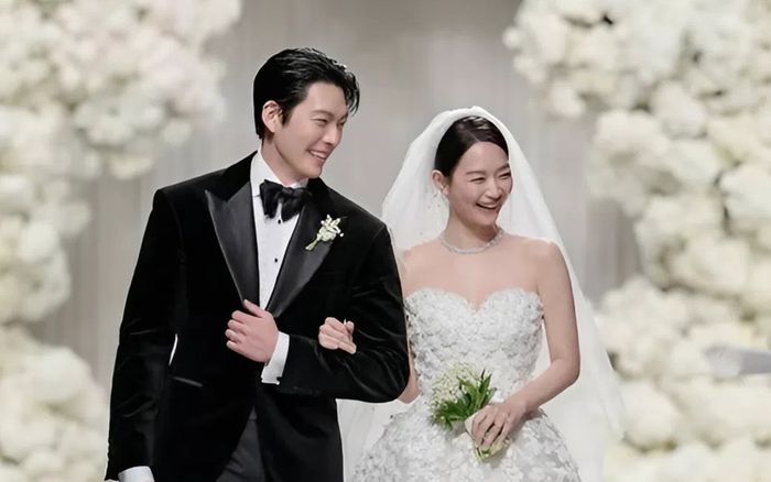 Một câu nói của Kim Woo Bin về Shin Min Ah gây bão mạng