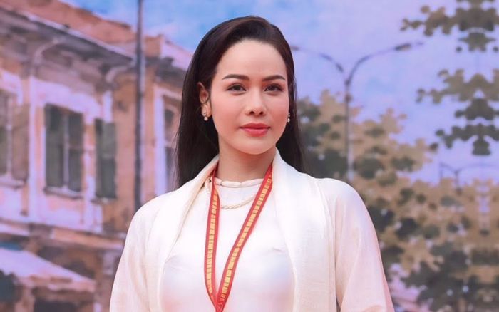 Nhật Kim Anh là cái tên nóng nhất mạng xã hội lúc này