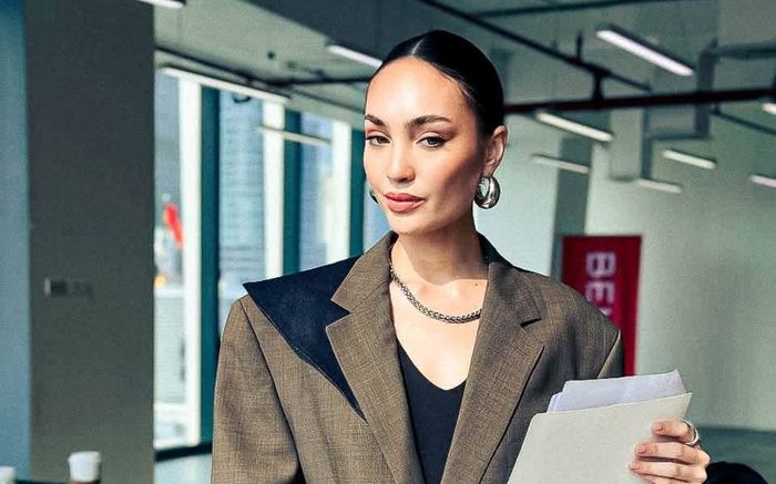 Loại cựu Hoa hậu Hoàn vũ khỏi một chương trình