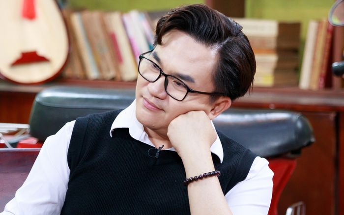 MC Đại Nghĩa tự tay xuống tóc ở tuổi 48