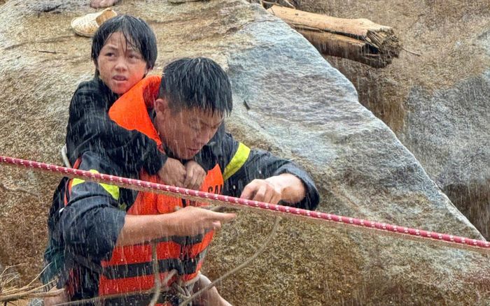 Mưa lớn tiếp diễn ở nhiều tỉnh miền núi phía Bắc, cảnh báo lũ quét và sạt lở đất trong 6 giờ tới