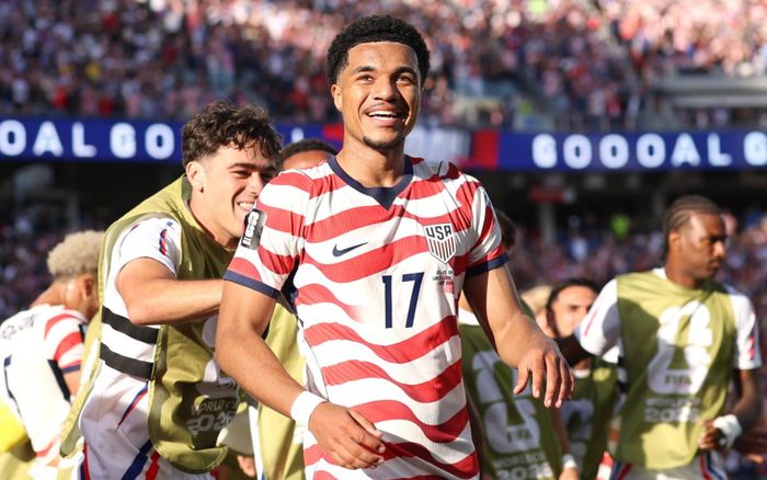 Tuyển Mỹ đi tiếp ở World Cup 2026 dù chơi thiếu người