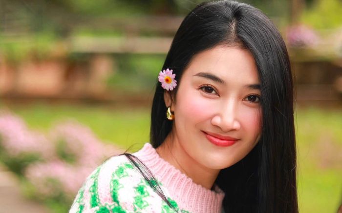 'Nữ hoàng phim xưa' Quỳnh Lam khoe vẻ đẹp không tuổi gây sốt