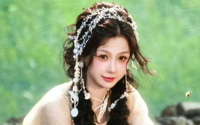 Tạo hình mới của Ngu Thư Hân trong Trường Sinh Cốt gây sốt