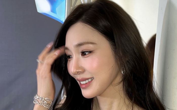 Tiffany Young gây sốt với nhan sắc trẻ trung như búp bê