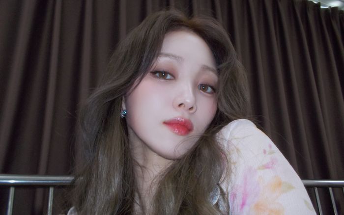 Lee Sung Kyung bộc lộ tình cảm đặc biệt với BTS sau sân khấu chung kết World Cup