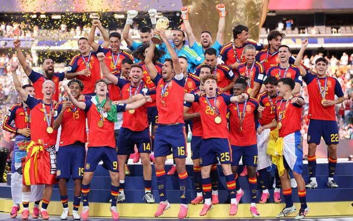 Chức vô địch tuyệt đối của Tây Ban Nha