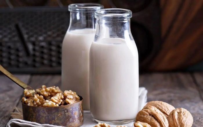 5 lợi ích của sữa với sức khỏe xương và những điều cần biết để uống đúng cách