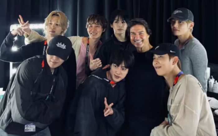 Khoảnh khắc BTS gặp Tom Cruise tại World Cup gây sốt