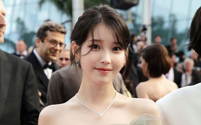 IU thông báo hoãn lịch trình vì lý do sức khỏe, khán giả lo lắng
