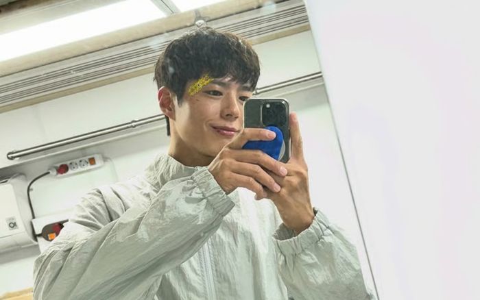 Park Bo Gum công bố loạt ảnh đặc biệt