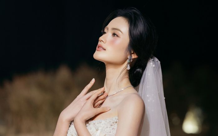 Khoảnh khắc làm cô dâu của Hoa hậu Ý Nhi