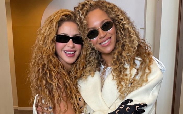 Shakira hội ngộ Beyoncé sau 20 năm