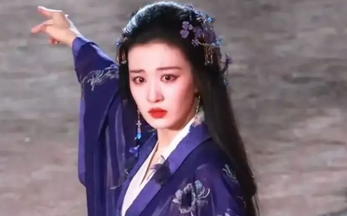 Vương Sở Nhiên gây chú ý với tạo hình cổ trang mới đầy bi thương