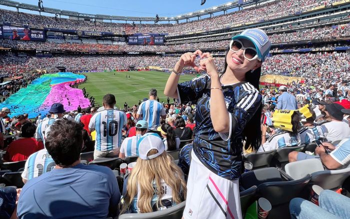 Nữ ca sĩ Việt được chồng tỷ phú mua vé cho đi xem chung kết World Cup 2026