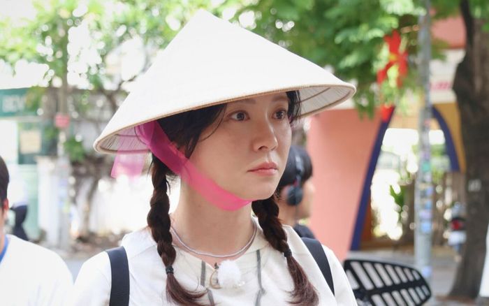 Song Ji Hyo bất ngờ vướng tranh cãi trên mạng xã hội