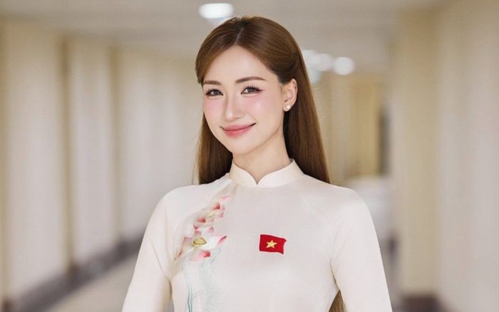 Hòa Minzy quyên góp 100 triệu khắc phục hậu quả thiên tai