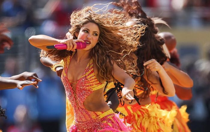 World Cup đã khép lại, Shakira vẫn tạo nên cú bứt phá ấn tượng tại Brazil