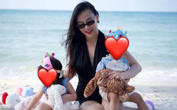Gia đình Phương Oanh du lịch ngày hè