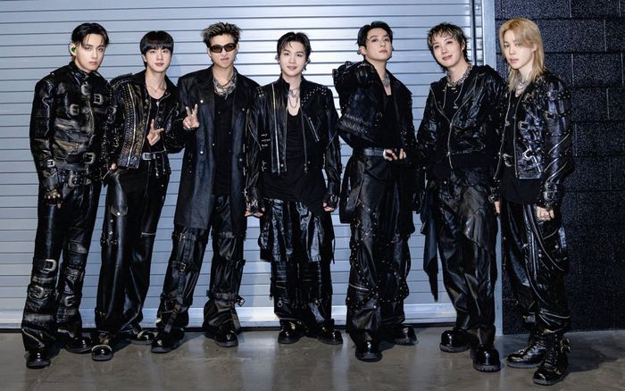 Không còn phá kỷ lục của Kpop, BTS đang viết lại lịch sử ngành biểu diễn toàn cầu