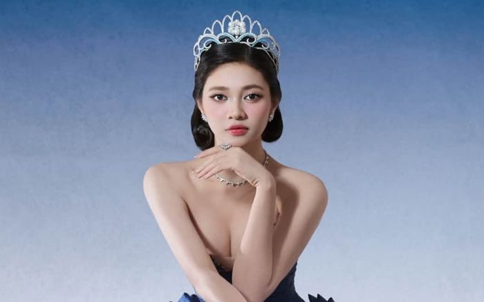 Á hậu Minh Kiên kỷ niệm cột mốc 3 năm đăng quang
