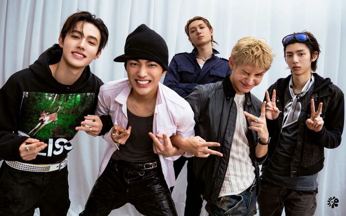 CORTIS 'tẩu tán' hơn 3 triệu bản mini album, trở thành đối trọng mới của BTS