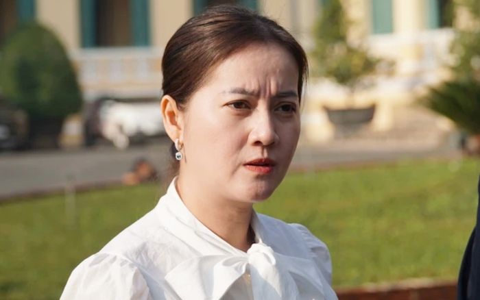 Hồng Loan phản ứng khi bị tấn công