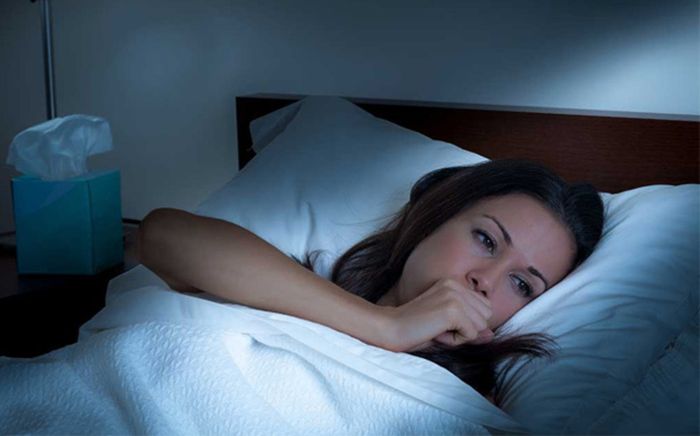 Thức dậy vào cùng một khung giờ mỗi đêm có đáng lo?