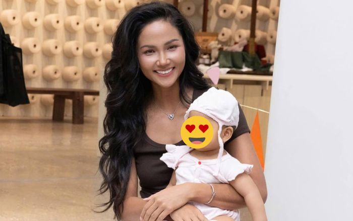 H'Hen Niê thổ lộ nỗi lòng sau khi làm mẹ