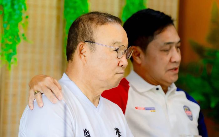 Tuyên bố của huyền thoại bóng đá Thái Lan về HLV Park Hang Seo