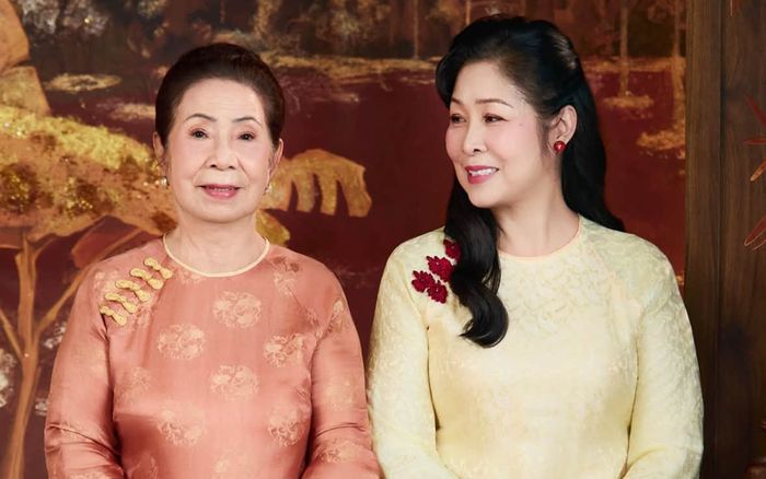 Hồng Vân mừng sinh nhật người đặc biệt