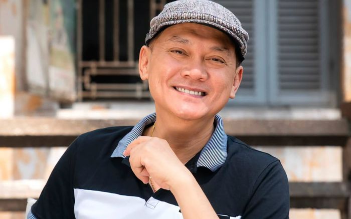 NSƯT Hữu Châu hôn người đặc biệt