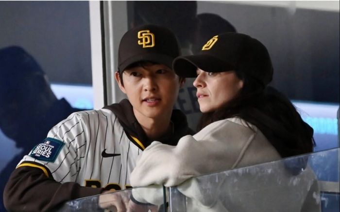 Thực hư tin đồn Song Joong Ki bị vợ con bỏ