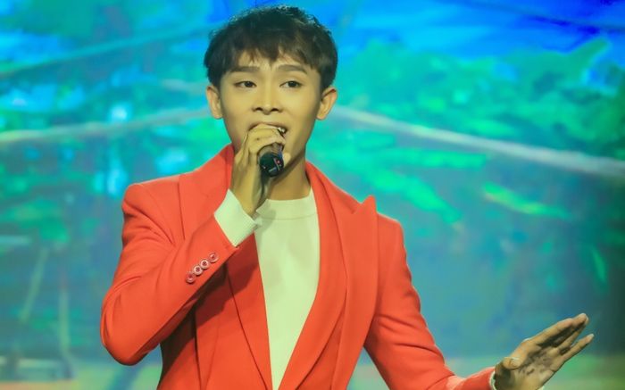 Mùa nước rút, quê nhà ca sĩ Hồ Văn Cường hiện lên với một vẻ đẹp rất khác