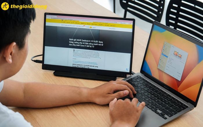 Mở Excel, họp online, xem tài liệu cùng lúc: Một màn hình laptop có đang làm bạn mệt?