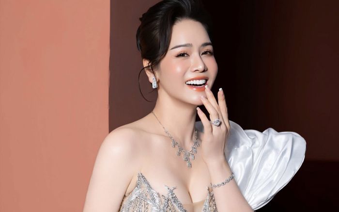 Nhật Kim Anh đón hạnh phúc mới ở tuổi 41
