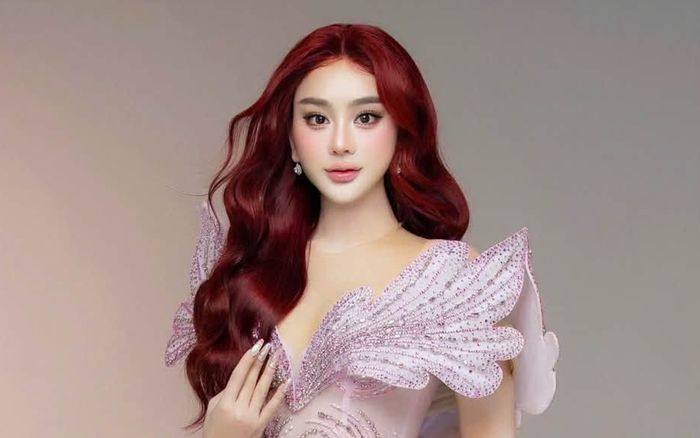 Lâm Khánh Chi khoe ảnh táo bạo sau khi đi thêm bước nữa ở tuổi 50