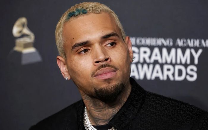 Chris Brown đối diện án tù 3 năm