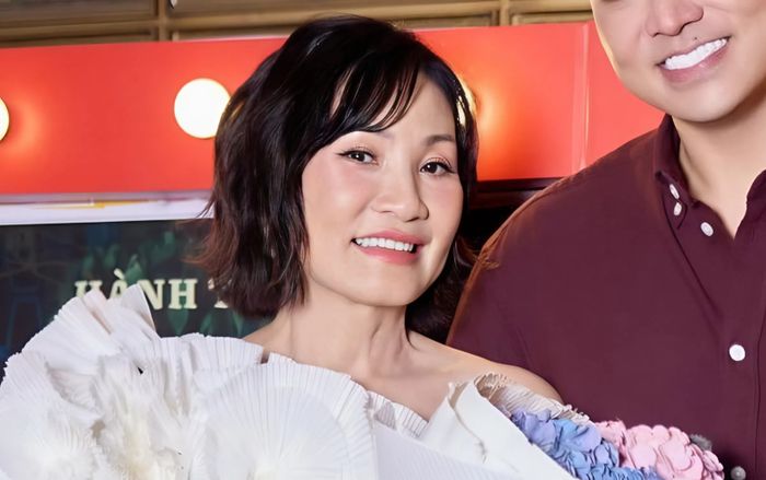Hồng Đào vui vẻ mừng sinh nhật người thương
