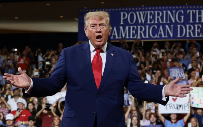 Donald Trump tuyên bố tranh cử Tổng thống nhiệm kỳ mới