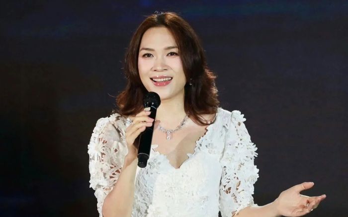 Vẻ đẹp dịu dàng phía sau hình ảnh sôi động thường thấy ở Đà Nẵng quê Mỹ Tâm