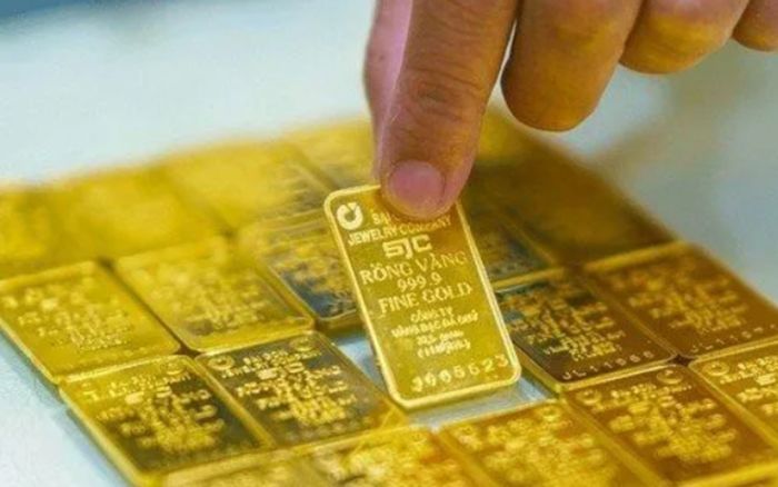 Tin tài chính hôm nay 26/7: Giá vàng giảm sâu, USD tăng mạnh