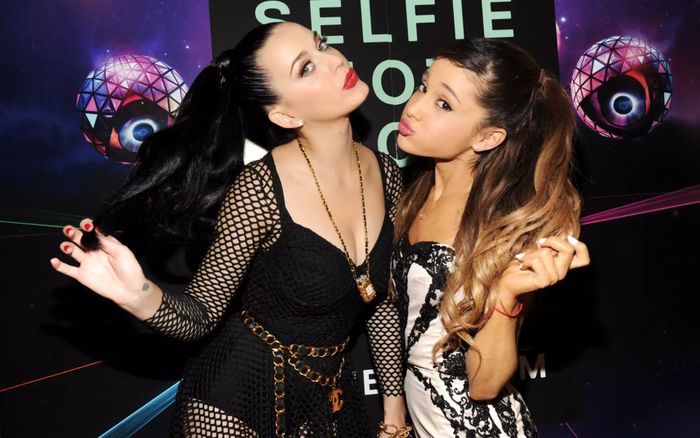 Katy Perry, Ariana Grande công khai phản đối Nhà Trắng