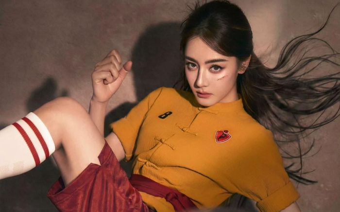 Địch Lệ Nhiệt Ba gây sốt với loạt ảnh tuyên truyền phim Châu Tinh Trì