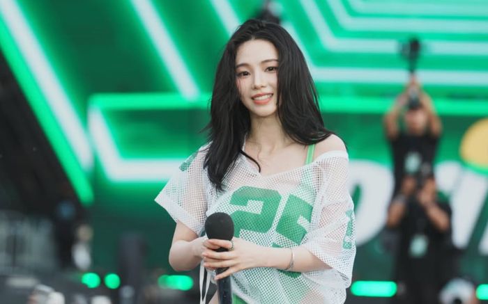 Karina (aespa) gây sốt tại Waterbomb 2026
