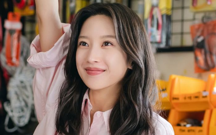 Moon Ga Young tiết lộ người đứng sau giúp cô giành Ảnh hậu Baeksang