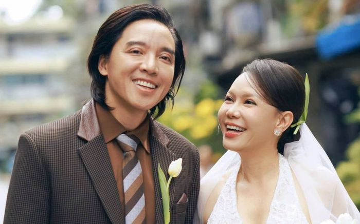 Việt Hương khoe quà kỷ niệm ngày cưới do chồng kỳ công chuẩn bị
