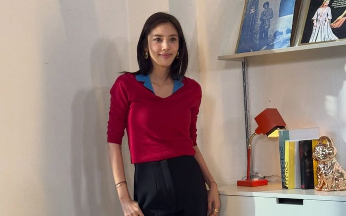 Son Dam Bi lên tiếng gay gắt sau tranh cãi đi giày trong khách sạn